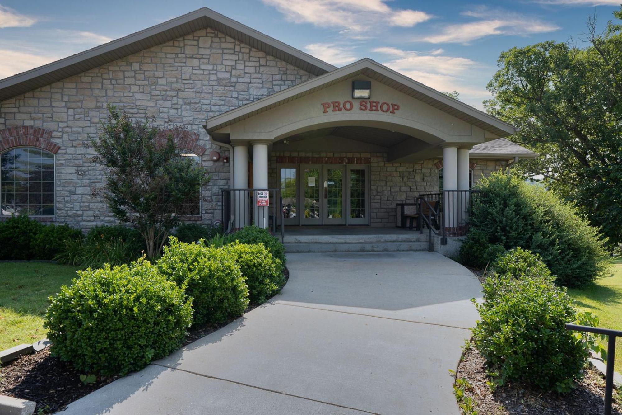 Elegant Lakeside Retreat In Branson Kültér fotó