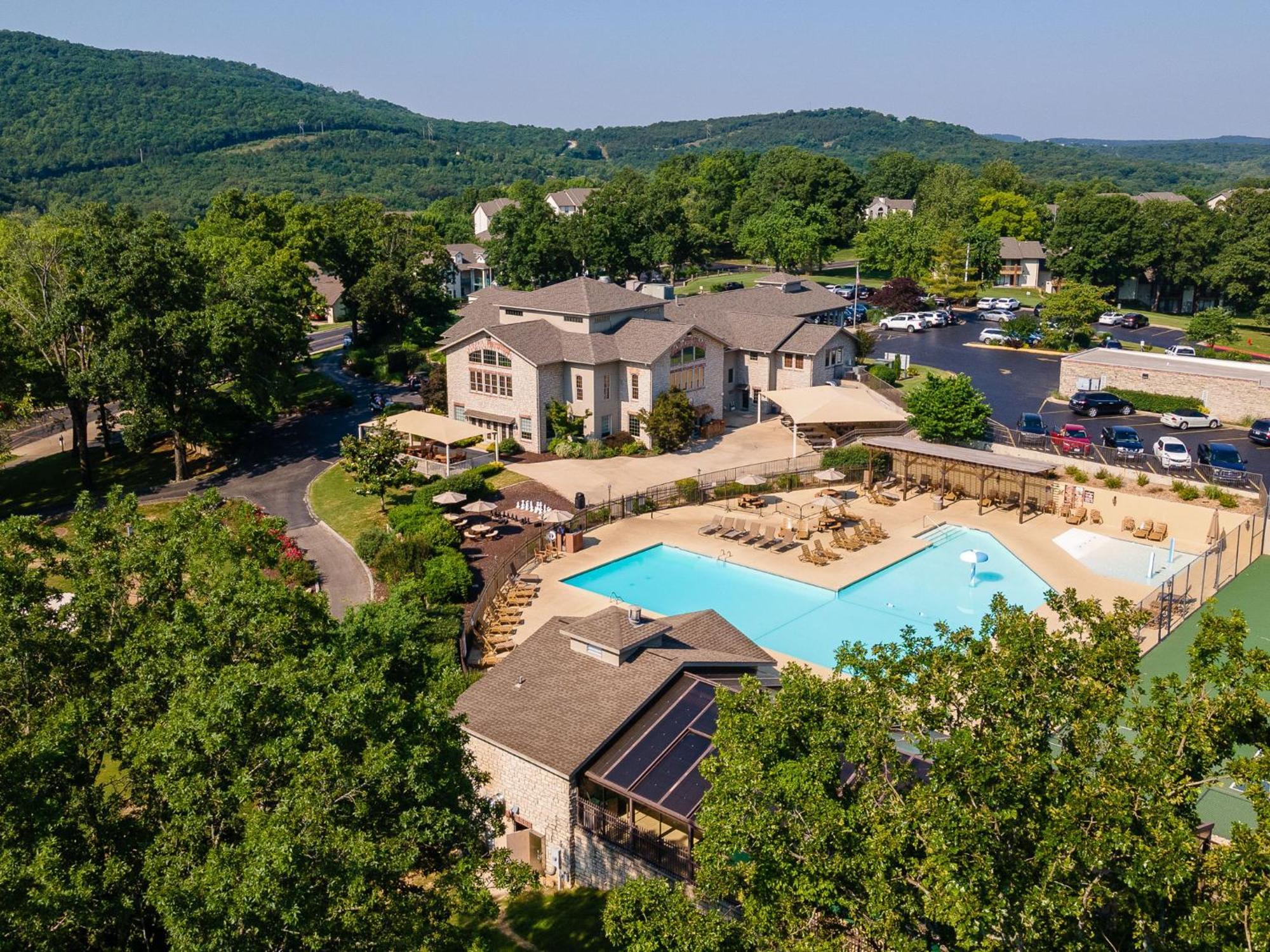 Elegant Lakeside Retreat In Branson Kültér fotó