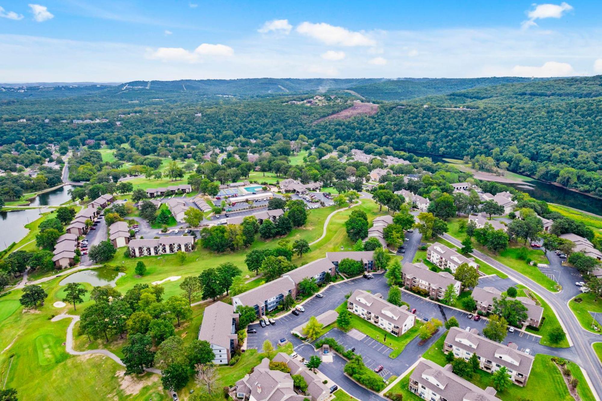 Elegant Lakeside Retreat In Branson Kültér fotó